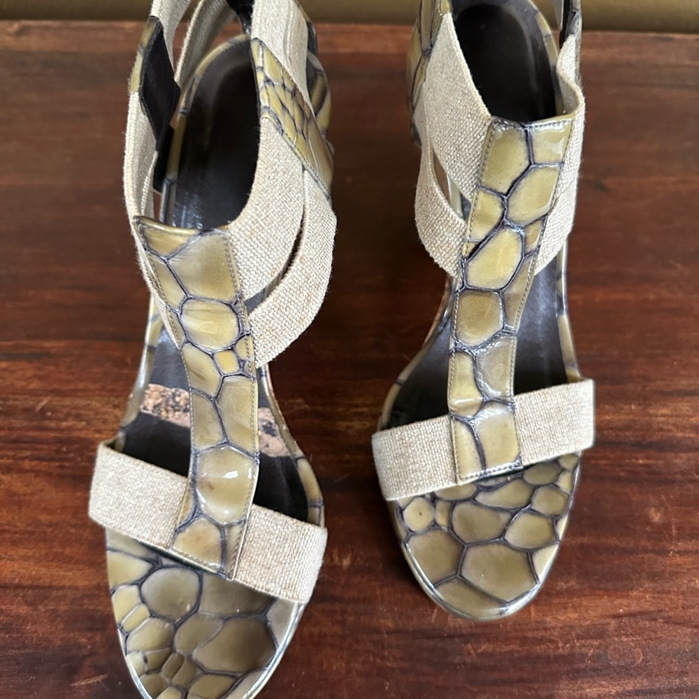 Sandals, Steve Madden gold, 3.5 inch casual sandals